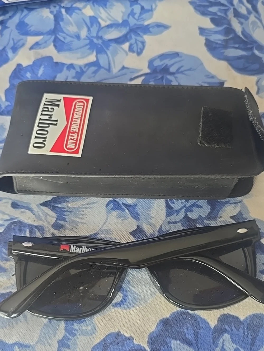 Vintage Marlboro Wayfarer Style  Sunglasses Black Retro Shades Promo Unisex